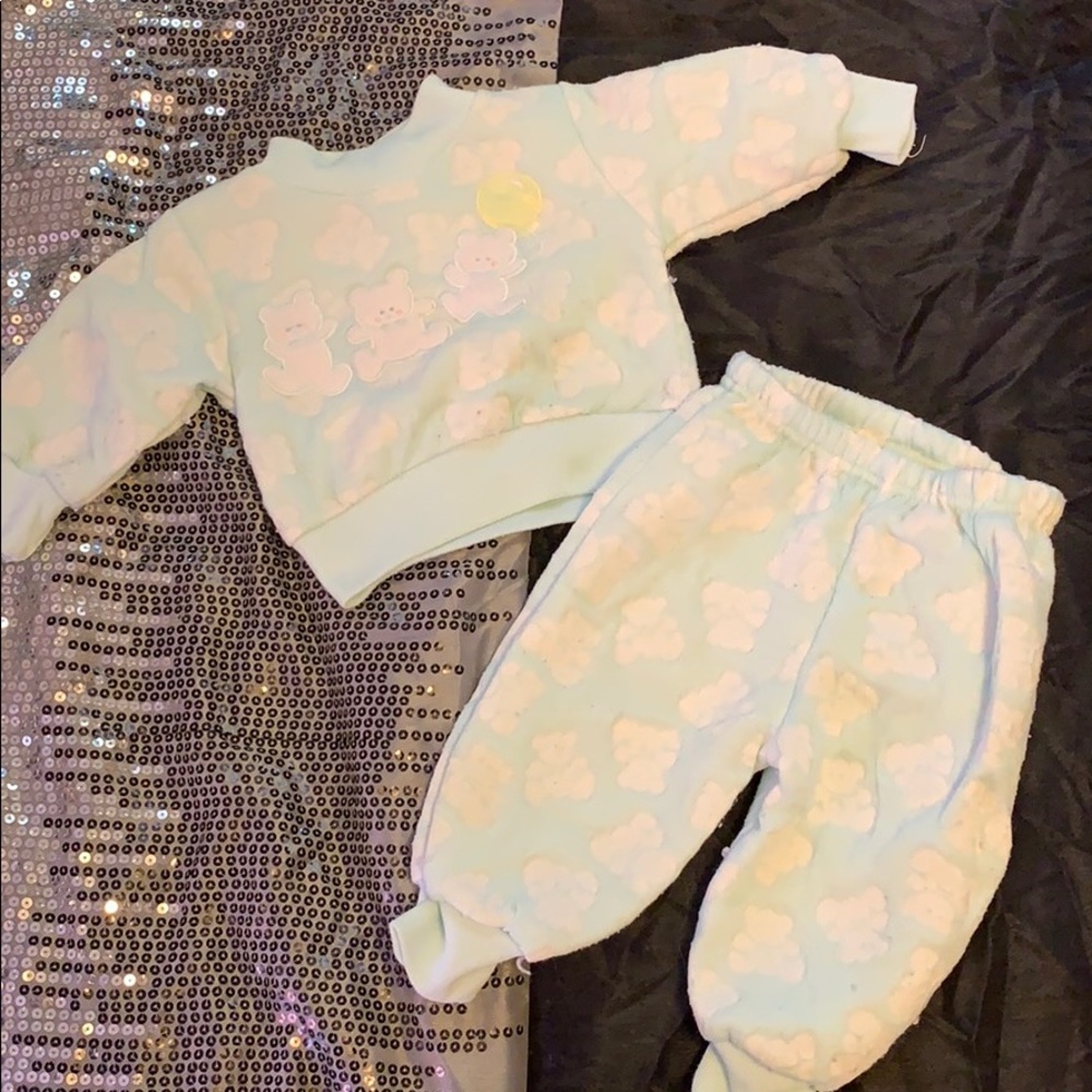 Sweatshirt and pant set